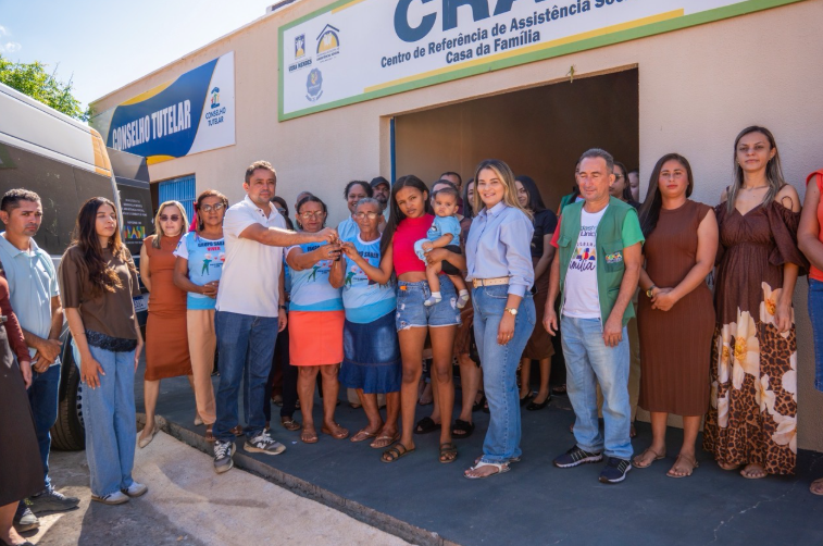 Prefeitura de Vera Mendes entrega Van MobSUAS e fortalece atendimento da Assistência Social