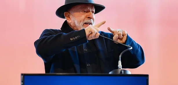 Presidente Lula no lançamento ao mar da Fragata “Cunha Moreira” em Santa Catarina
