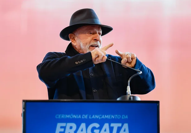 Presidente Lula no lançamento ao mar da Fragata “Cunha Moreira” em Santa Catarina