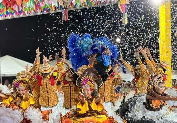 Quadrilhas profissionais brilham na segunda noite do Uruçuí Junino 2026