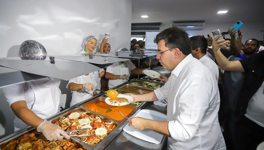 Rafael Fonteles fez refeição no restaurante