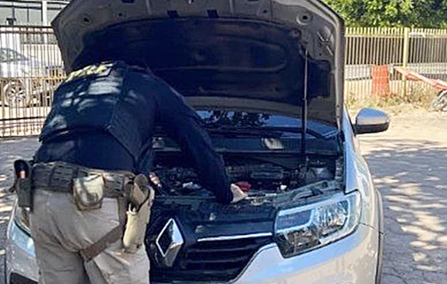 Renault Logan apreendido pela PRF