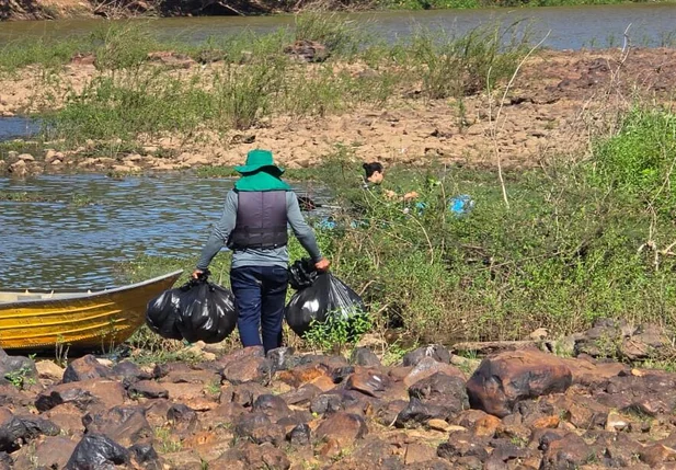 Resíduos retirados do Rio Poti