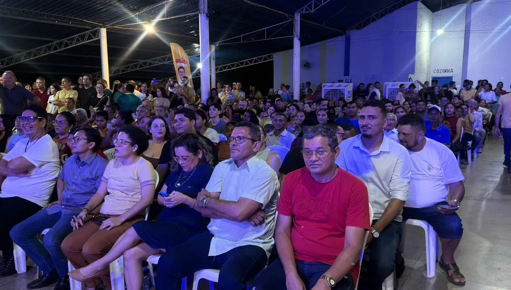 Reunião organizada por Tiago Vasconcelos