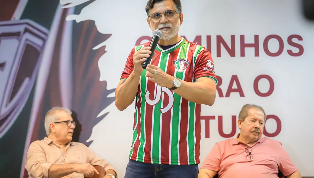Ricardo Rocha com a camisa do Fluminense - PI
