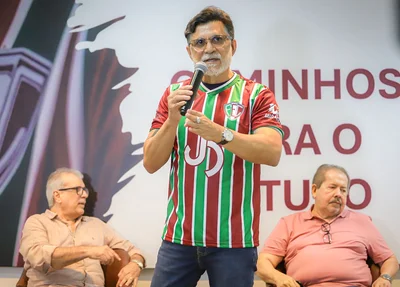 Ricardo Rocha com a camisa do Fluminense - PI