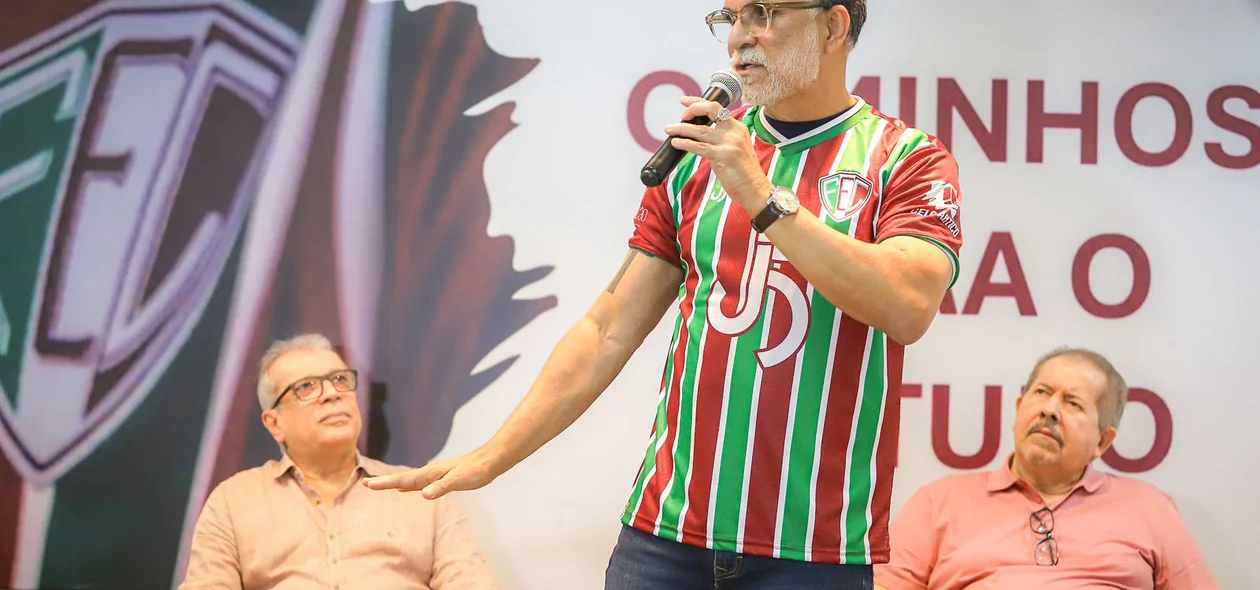 Ricardo Rocha durante seu apresentação