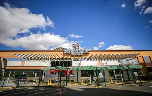Riverside Shopping