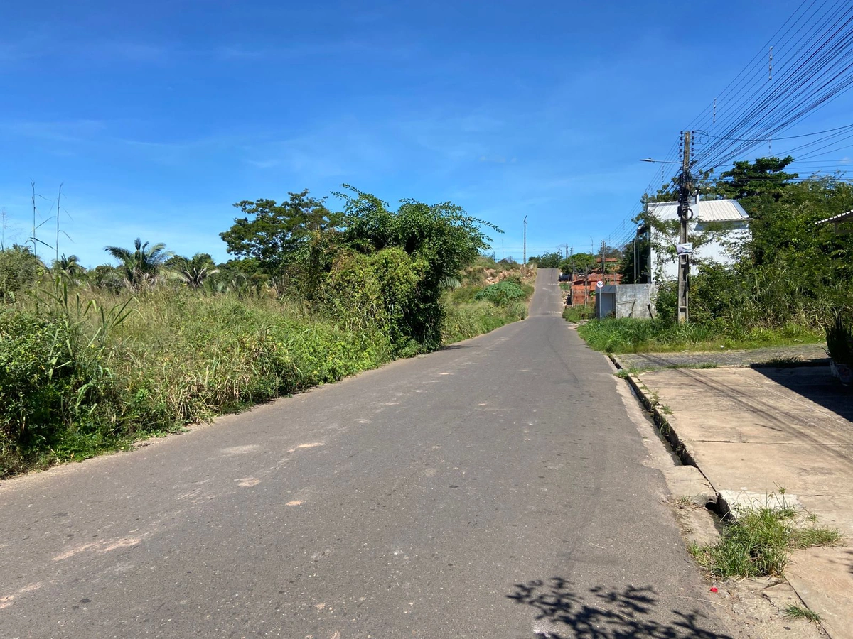 Rua Coheb, cruzamento com a Avenida José Soares, na região do Parque dos Sonhos (Angelim)