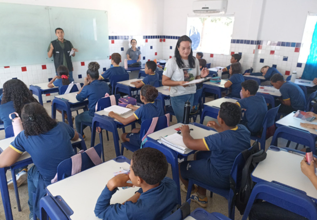 Secretaria de Meio Ambiente realiza campanha de conscientização sobre poluição sonora na Escola Municipal Arica Leal
