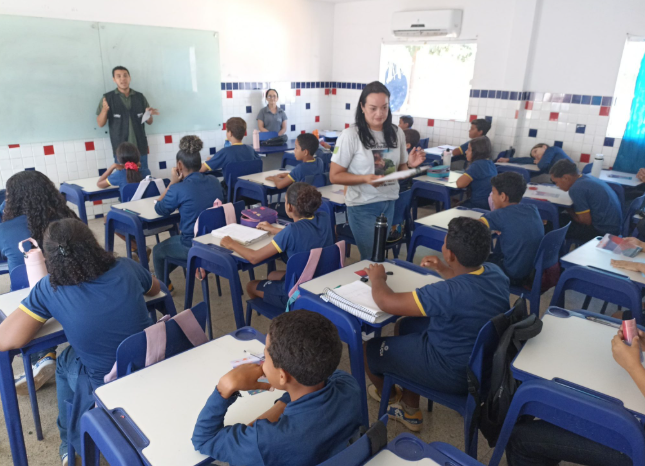 Secretaria de Meio Ambiente realiza campanha de conscientização sobre poluição sonora na Escola Municipal Arica Leal