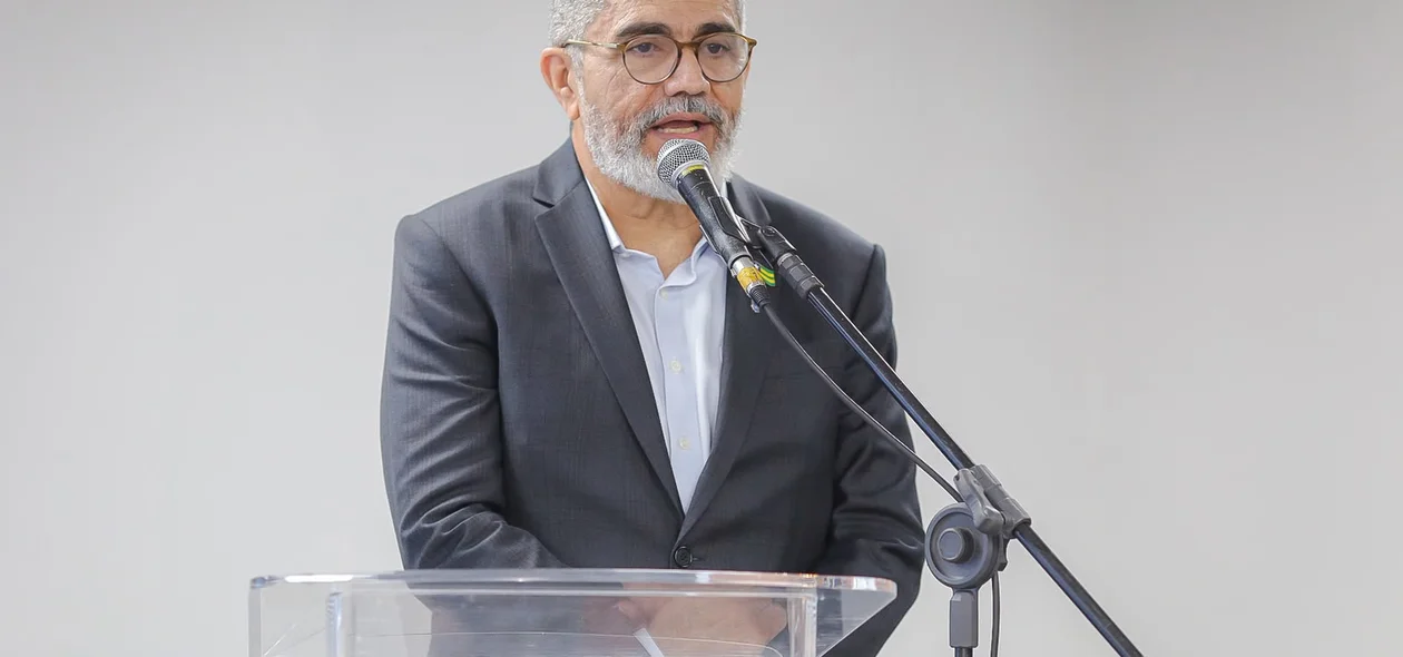 Secretário Antonio Luiz