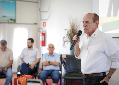 Senador Marcelo Castro durante encontro