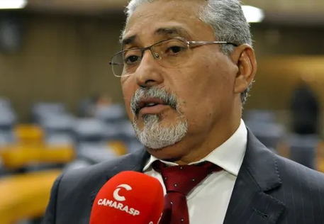 Preso por suspeita de ligação com PCC, vereador Senival Moura pede afastamento do PT