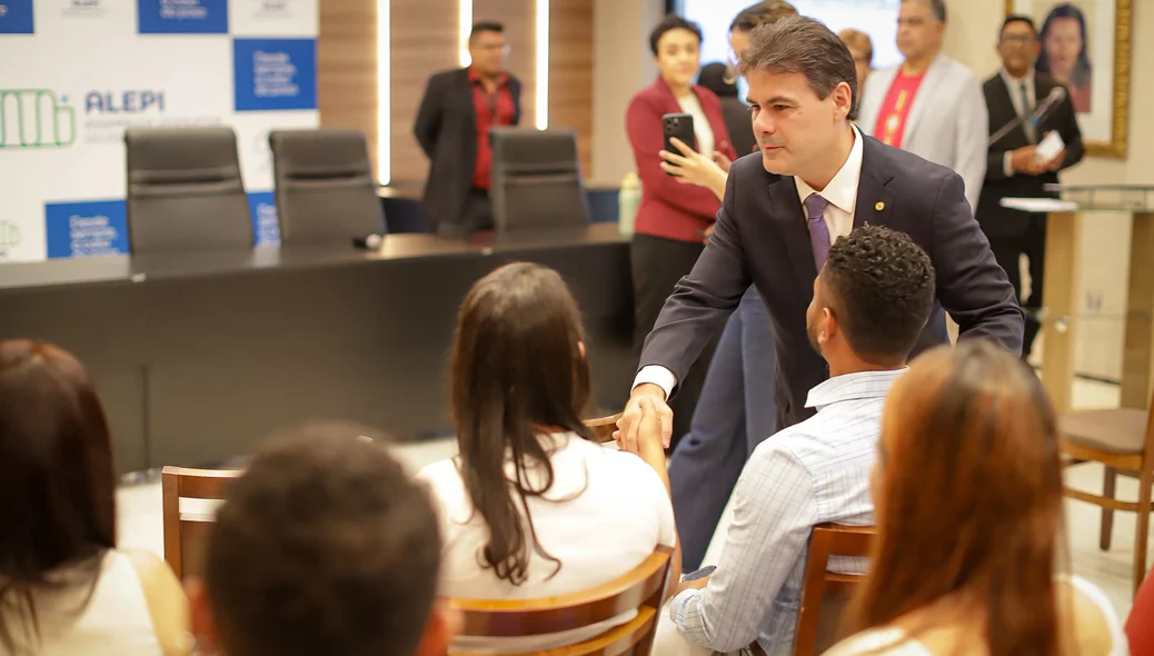 Severo e novos concursados da Alepi
