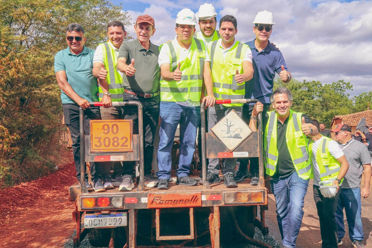 Severo Eulálio, Rafael Fonteles e Pablo Santos em visita técnica às obras de recuperação da PI-379