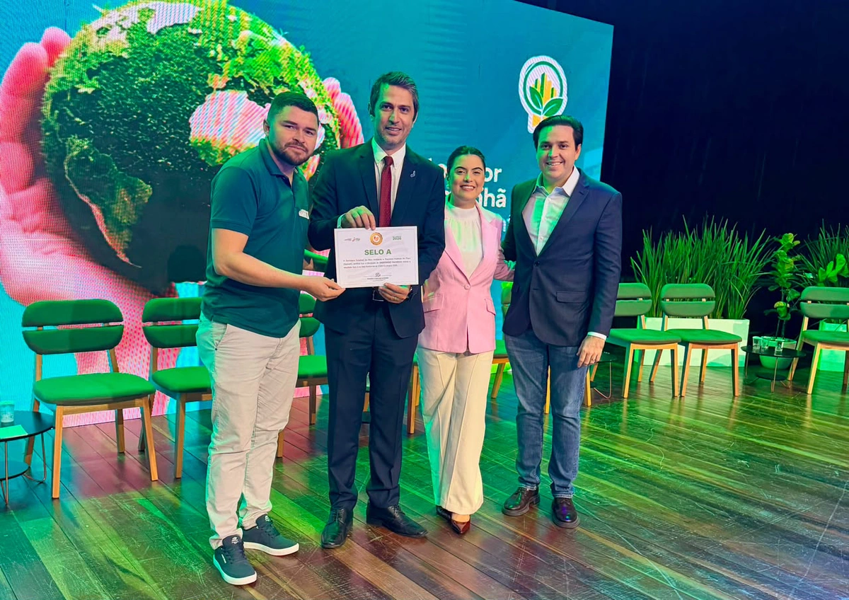 Sigefredo Pacheco recebe certificado do Selo A do ICMS Ecológico durante a Semana do Meio Ambiente