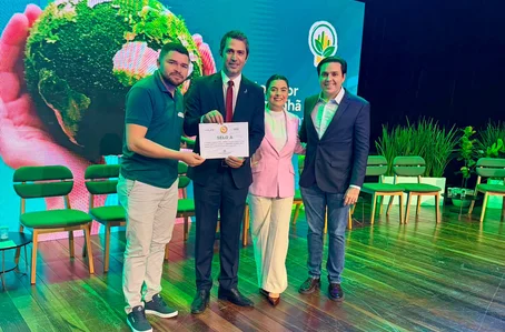 Sigefredo Pacheco recebe certificado do Selo A do ICMS Ecológico durante a Semana do Meio Ambiente