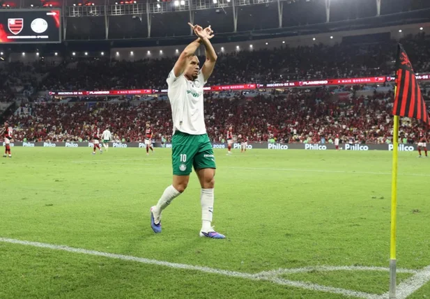 STJD suspende Paulinho por gesto em comemoração de gol contra o Flamengo