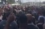 Torcedores do Vasco protestam em frente ao São Januário.