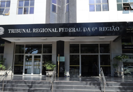 Servidora da Justiça Federal em Minas Gerais recebeu R$ 261 mil em um único mês