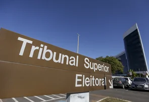 Eleições 2026: pré-candidatos estão proibidos de apresentar programas de rádio e TV