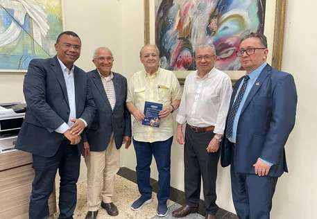 Vereador Geraldin e líderes evangélicos convidam Sílvio Mendes para celebração dos 90 anos da Assembleia de Deus no Piauí