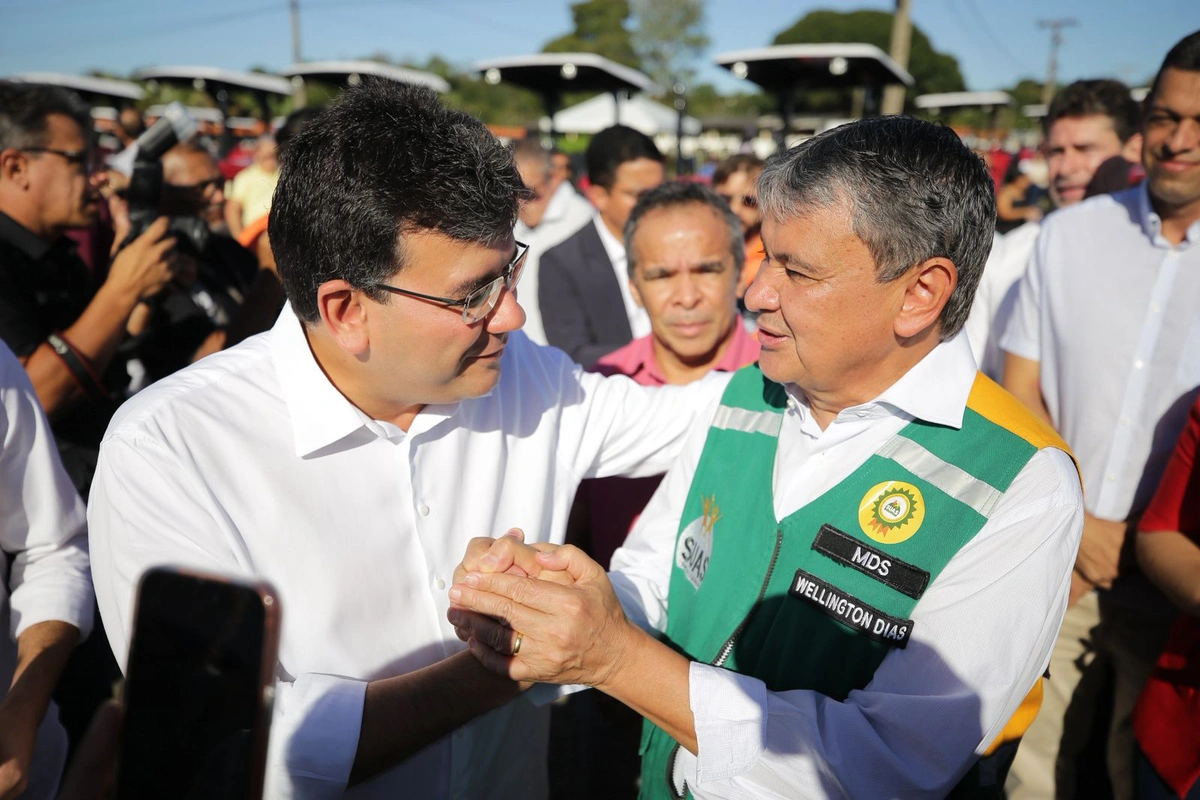Wellington Dias e Rafael Fonteles entregam veículos avaliados em R$ 13,1 milhões