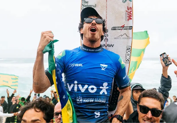 Yago Dora vence italiano e conquista título da WSL em Saquarema