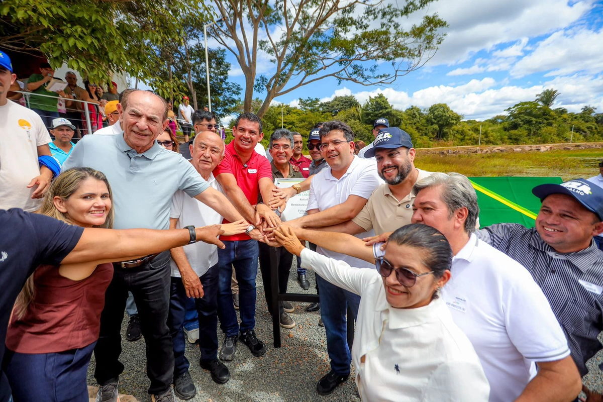 Ziza Carvalho em Lagoa de São Francisco