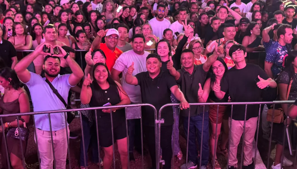 A abertura do São João da Esperança 2026 reuniu um grande público na Avenida Petrônio Portela