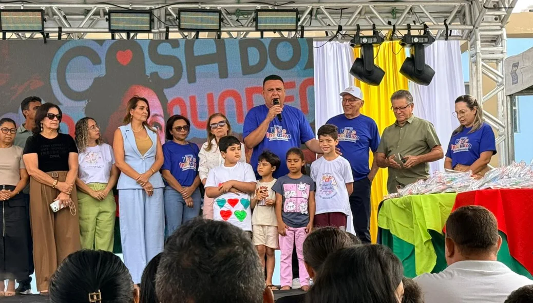 A abertura reuniu autoridades municipais