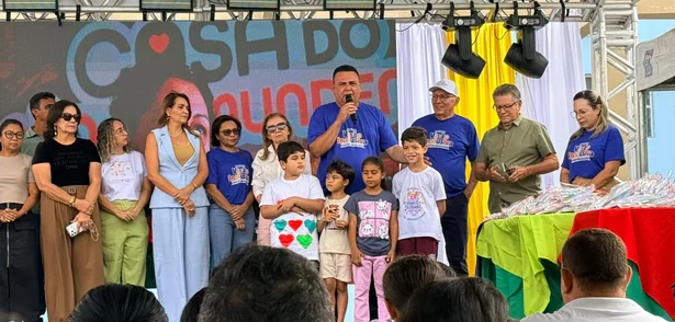 A abertura reuniu autoridades municipais
