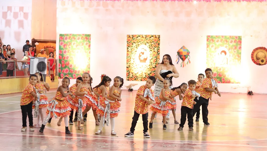 A programação contou com apresentações culturais de escolas da rede municipal