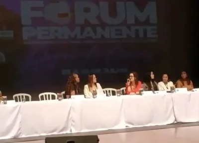 A promotora afirmou que “a fé é um direito privado que não deve ser estendido a outras pessoas em um evento público"