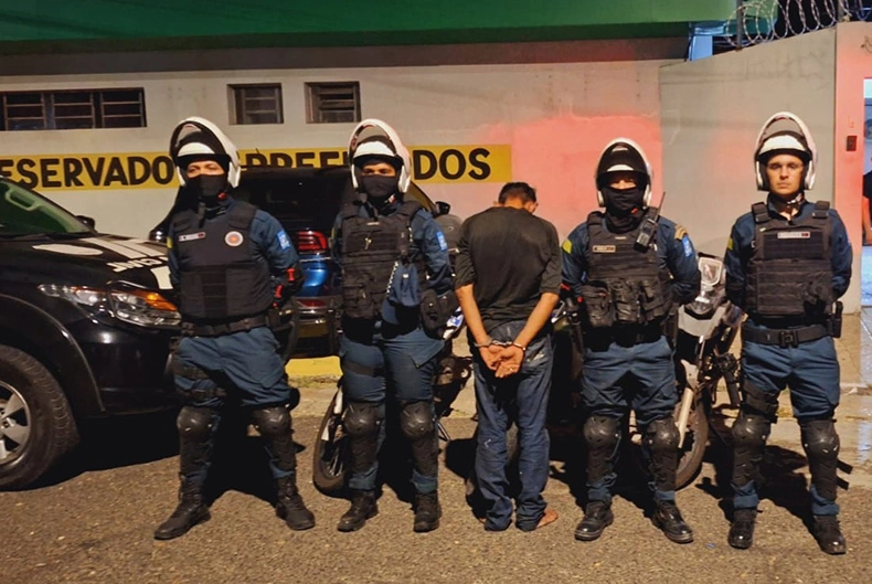 Acusado de arrombar casa é preso após perseguição no Centro de Teresina