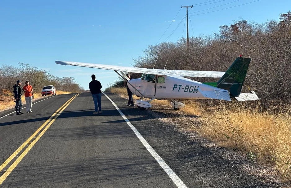 Aeronave faz pouso forçado em rodovia estadual
