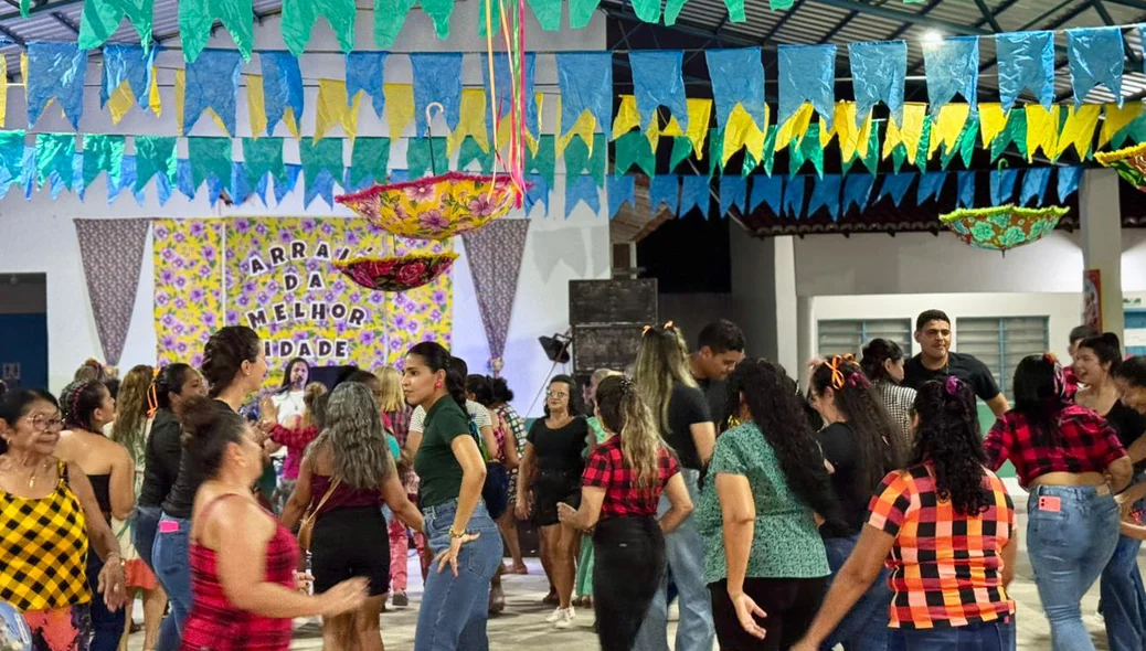 Arraiá da Melhor Idade promovido pela Secretaria de Assistência Social de Esperantina