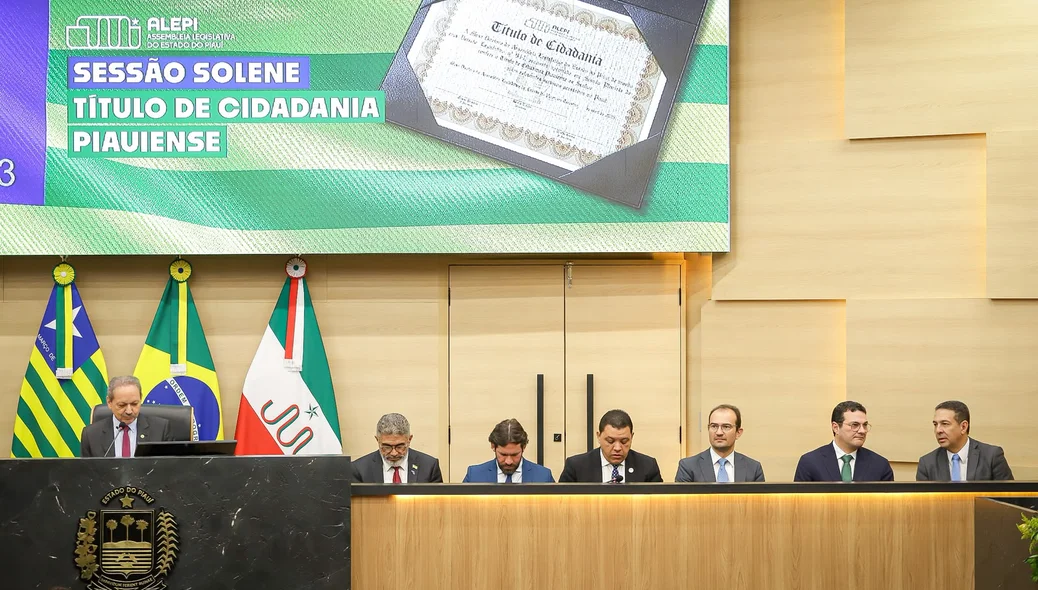 As iniciativas são de autoria de Tiago Vasconcelos (PSD)