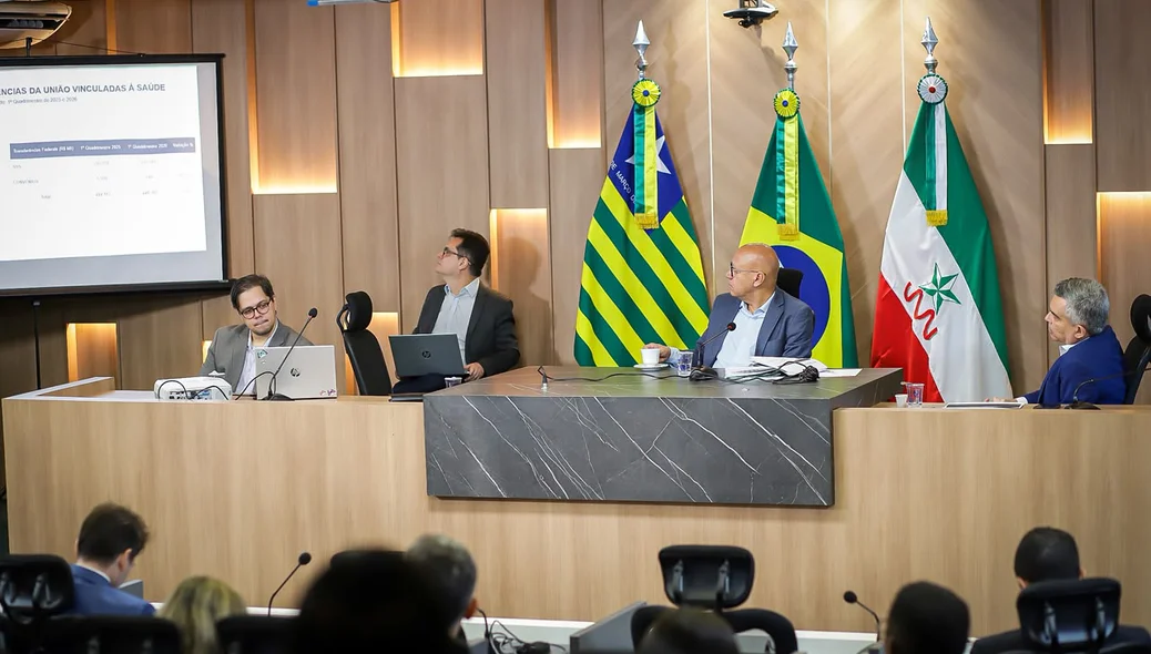 Autoridades na audiência