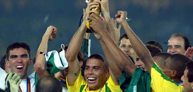 Brasil ganha penta em 2002.