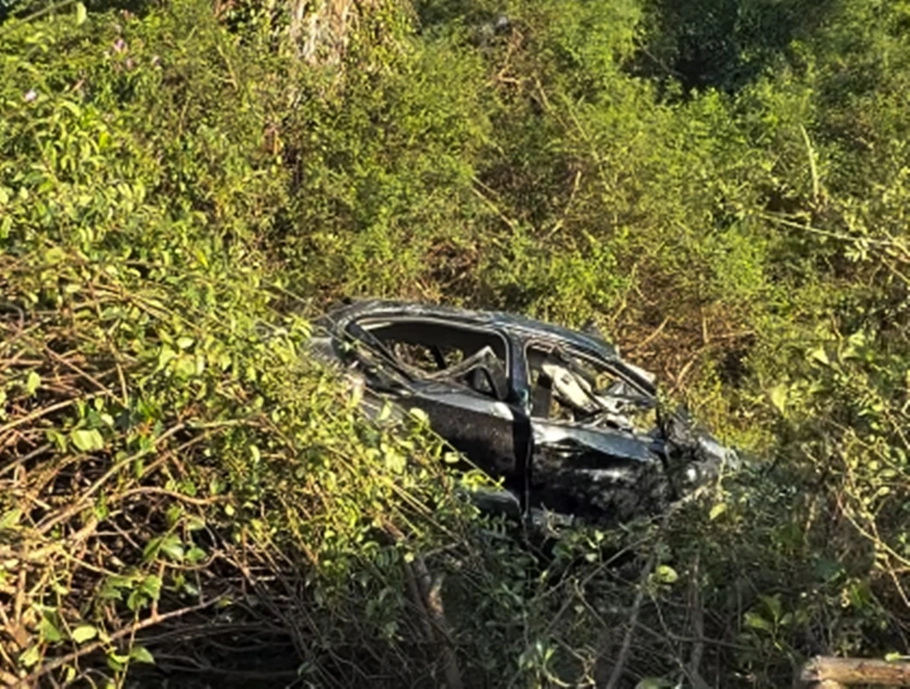 Capotamento na PI 116 deixa uma pessoa morta e dois feridos; mulher está desaparecida