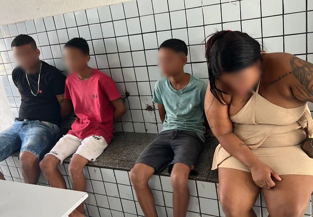 Casal e adolescentes foram conduzidos a Central de Flagrantes em Teresina