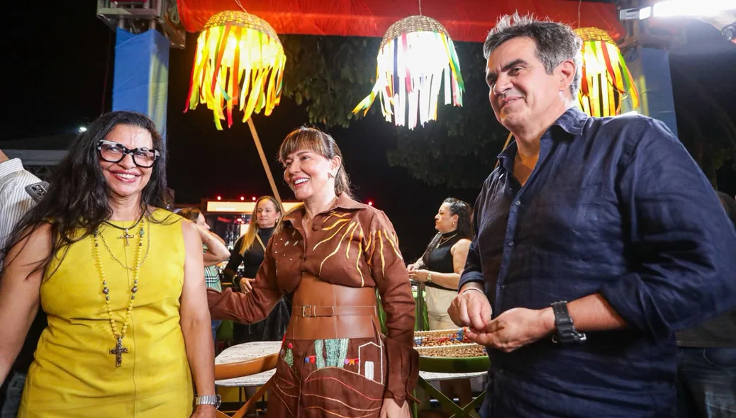 Ciro Nogueira com Ivanária Sampaio em evento