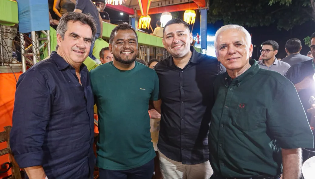 Ciro Nogueira com Themístocles Filho e população