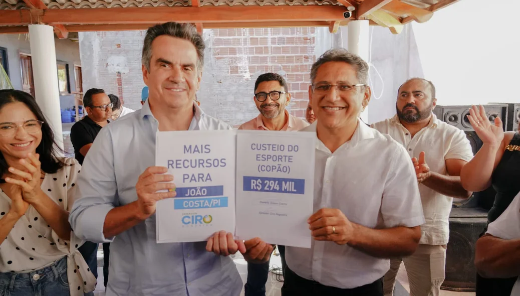 Ciro Nogueira e o prefeito Gilson Castro em um evento