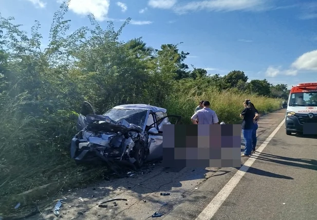 Colisão frontal entre dois carros deixa feridos na BR-343, em Buriti dos Lopes