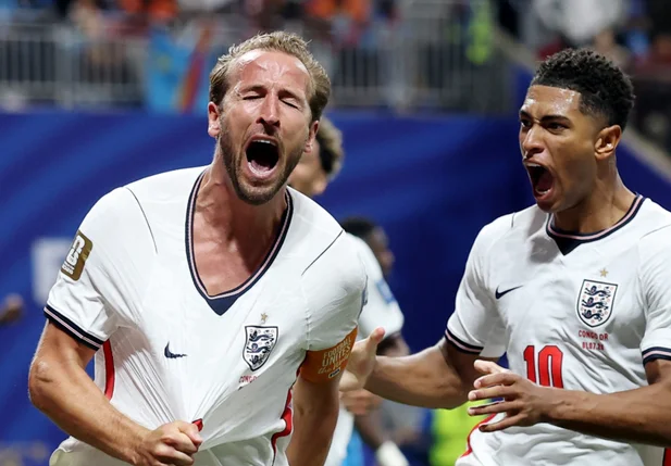 Comemoração de Harry Kane após gol de empate contra RD Congo