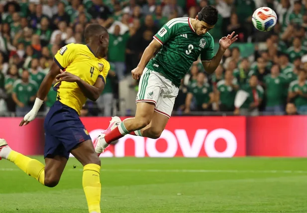 Confronto entre México e Equador, válido pelos 16-avos de final da Copa do Mundo