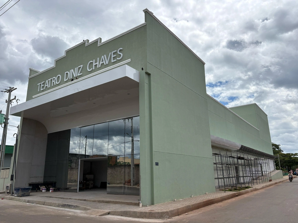 Construção do Teatro Diniz Chaves